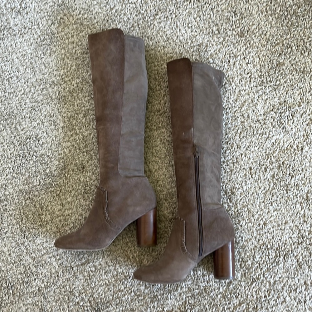 Sole Society Allegra Dark Taupe Knee High Suede Boots - Size 9